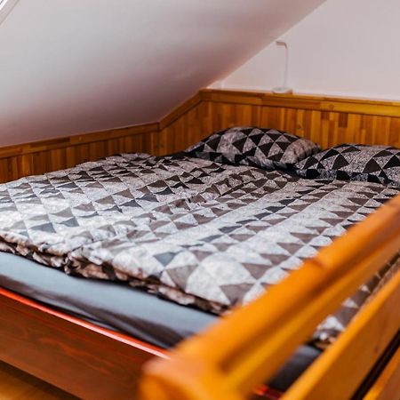 Niki Apartman Gyula Ngoại thất bức ảnh