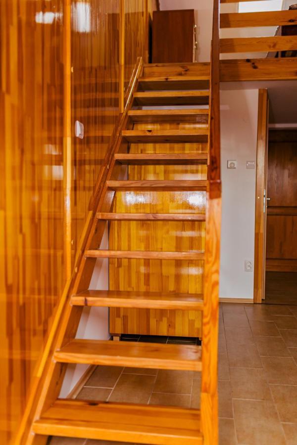 Niki Apartman Gyula Ngoại thất bức ảnh