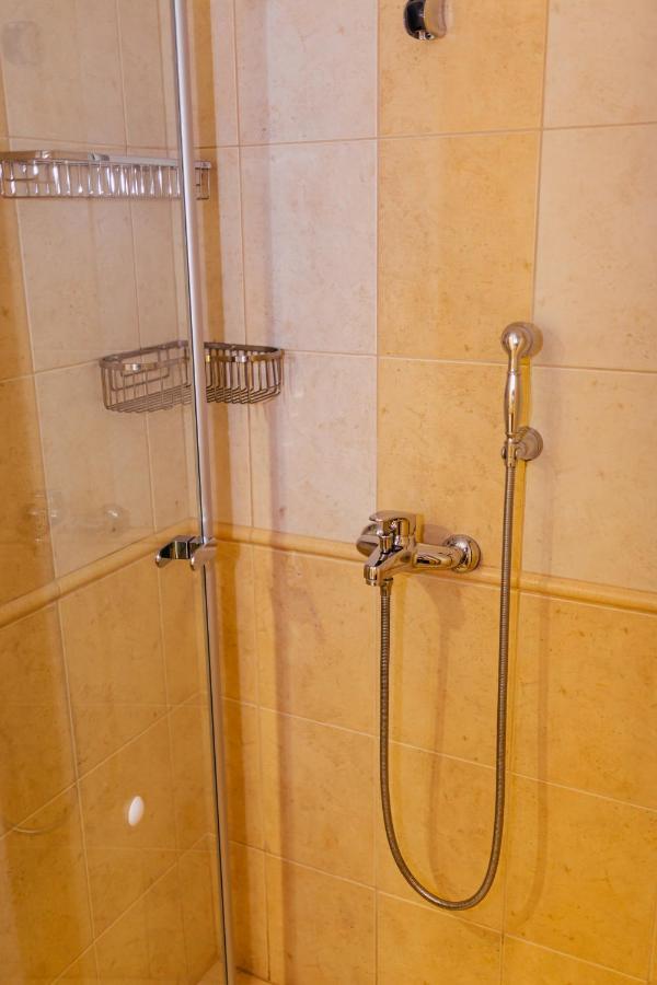 Niki Apartman Gyula Ngoại thất bức ảnh