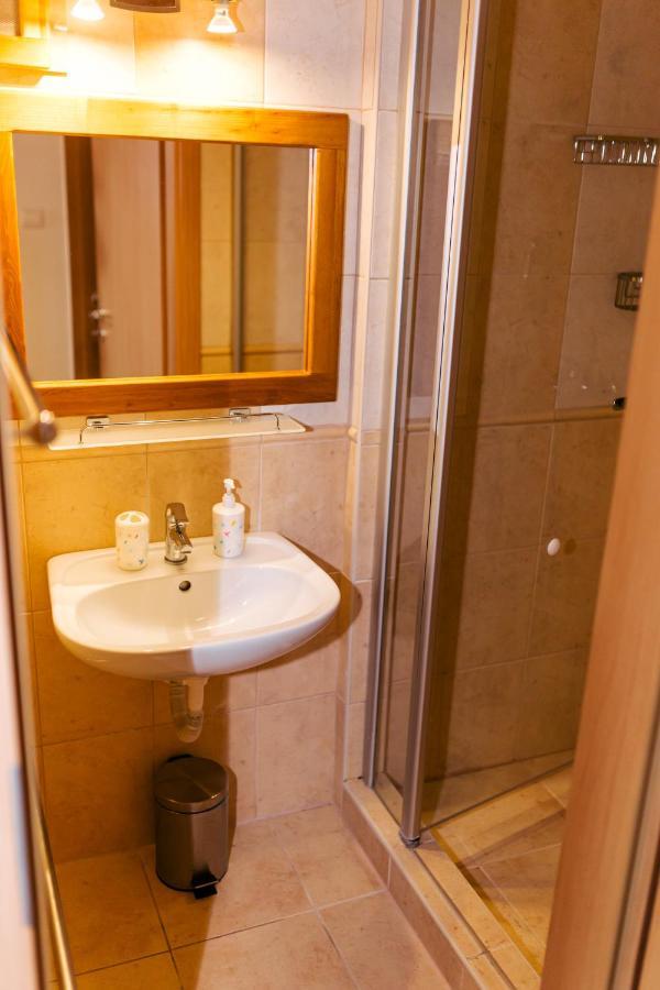 Niki Apartman Gyula Ngoại thất bức ảnh